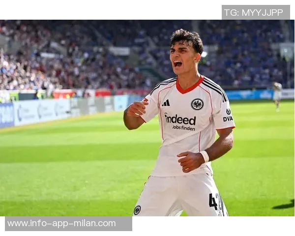 德天空报道法兰克福计划今夏引进阿贾克斯17岁中场新星斯图尔 德天空报道法兰克福计划今夏引进阿贾克斯17岁中场新星斯图尔